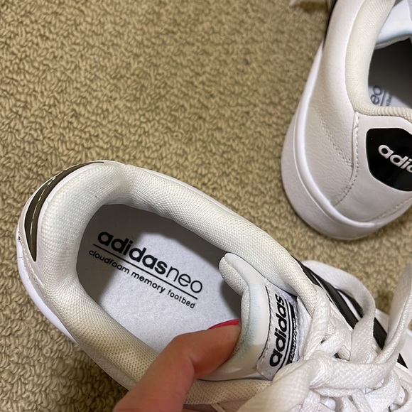 Adidas black and white sneaker- size 8.5 - Picture 4 of 7